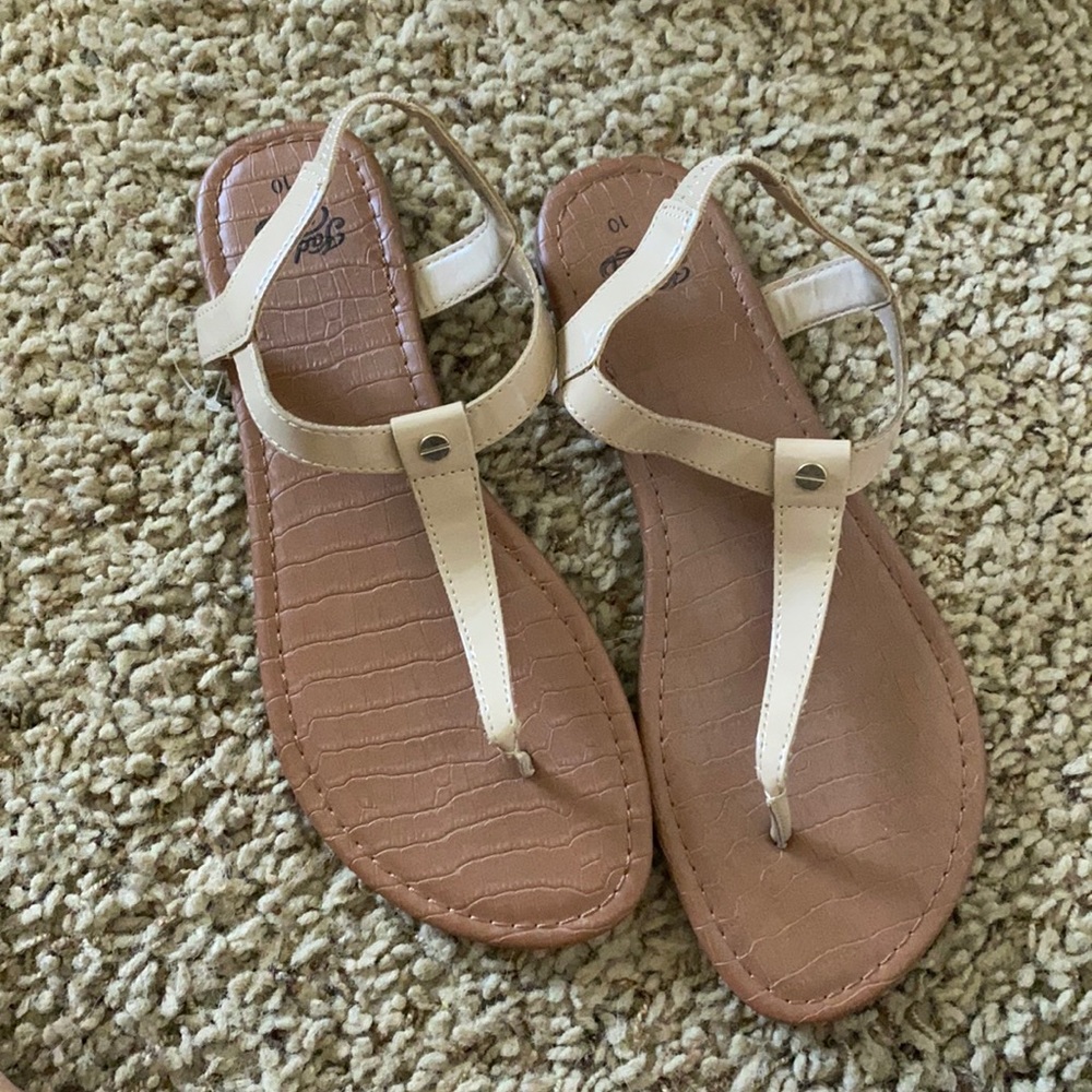 brand new faded glory sandals